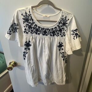 Francesca’s White & Navy Floral Blouse